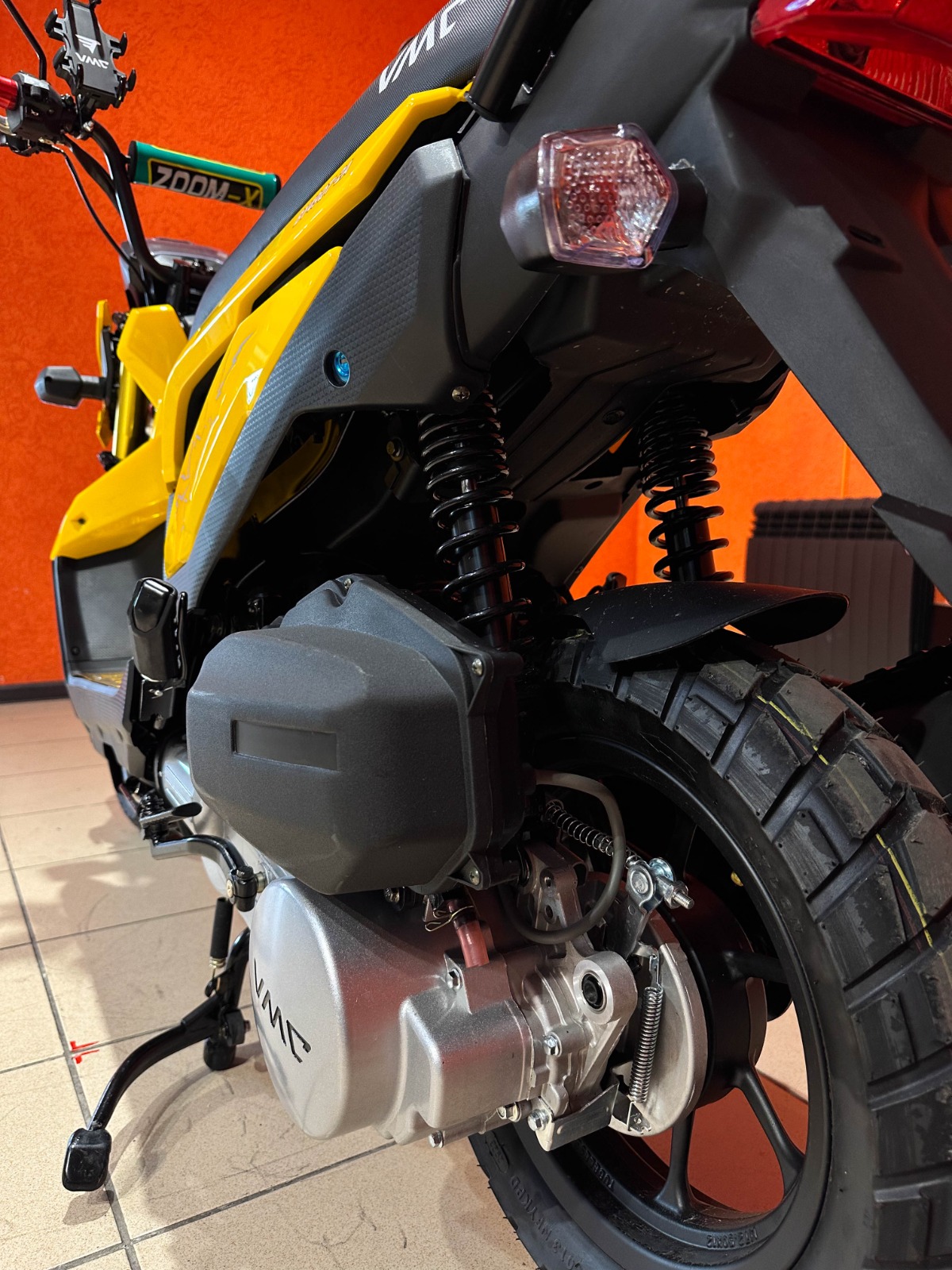 картинка Скутер VMC NAKED | Moped24