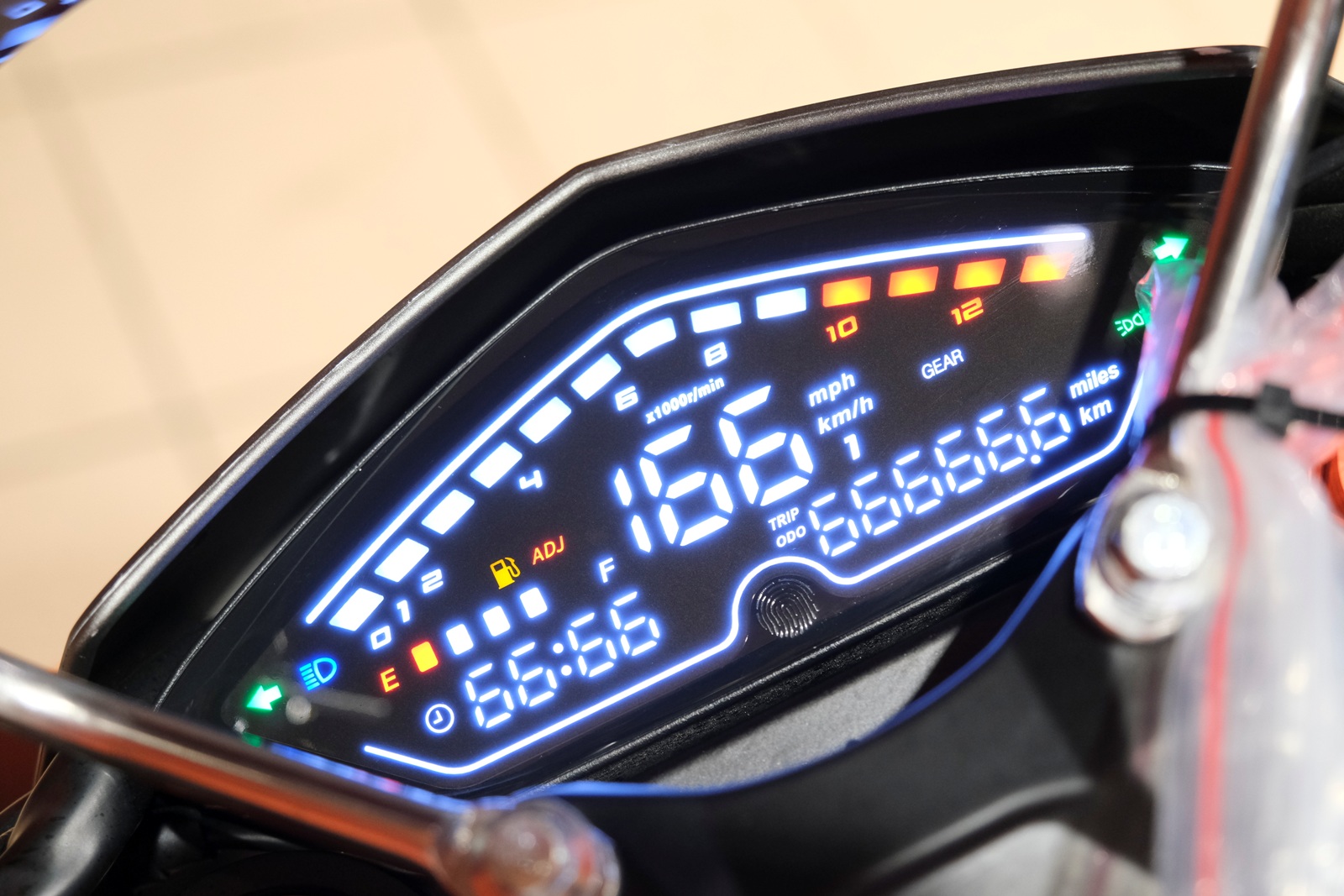картинка Мотоцикл Regulmoto DUKE 300 | Moped24