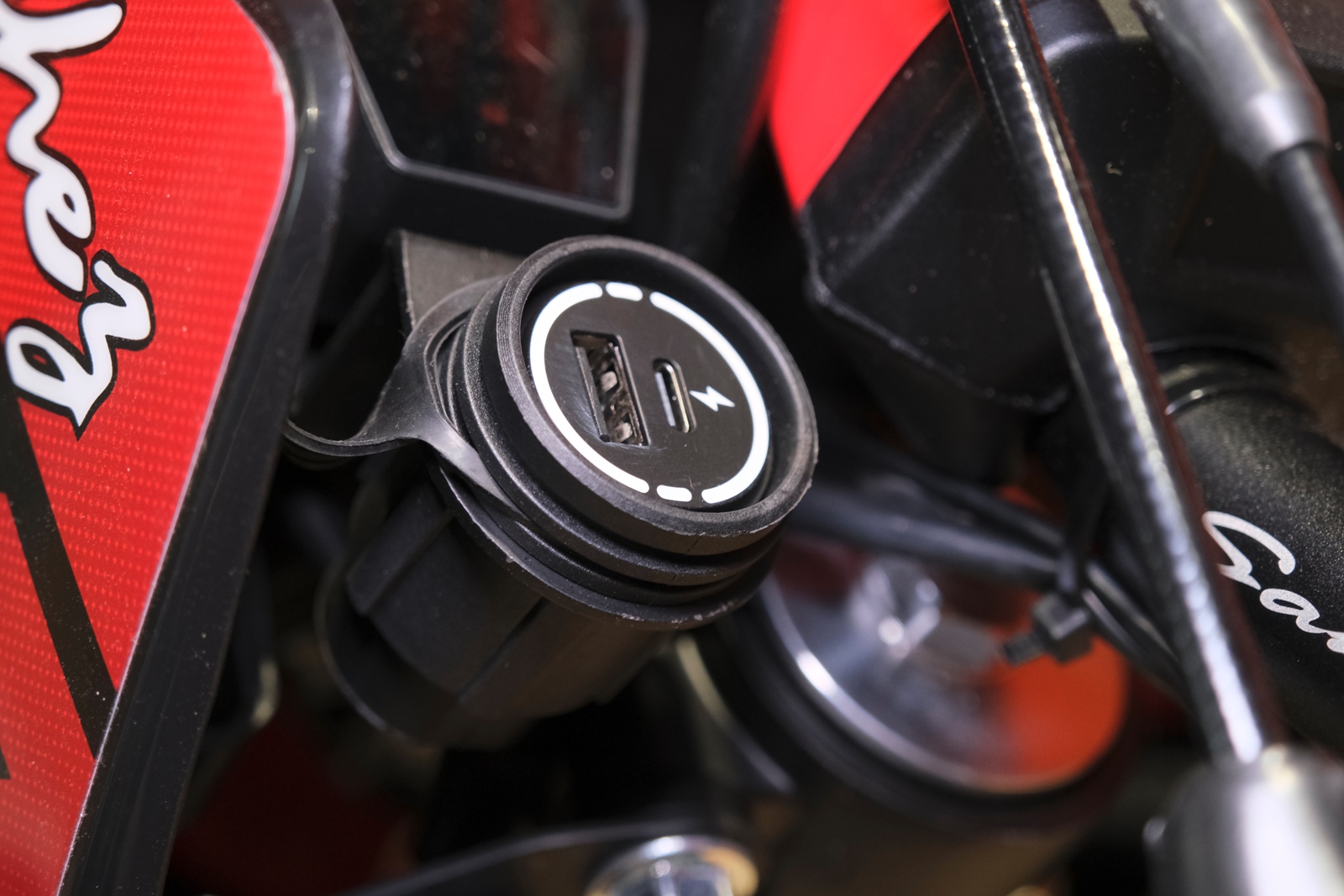 картинка Мотоцикл SANCHEZ Maniac CB300F мотоциклы | Moped24