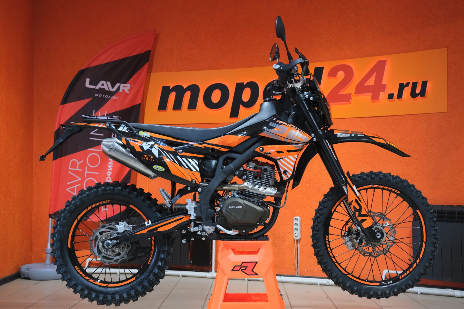 картинка Мотоцикл Regulmoto ZR PR 300 4 valves 6 gear | Moped24