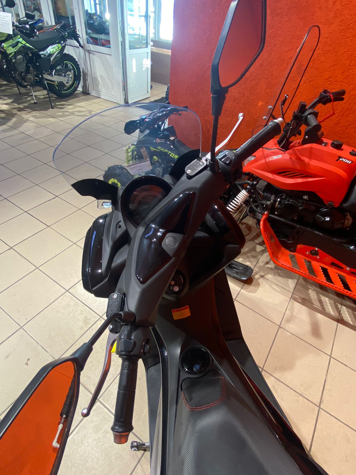 картинка Скутер МОТОМИР QUANTUM | Moped24