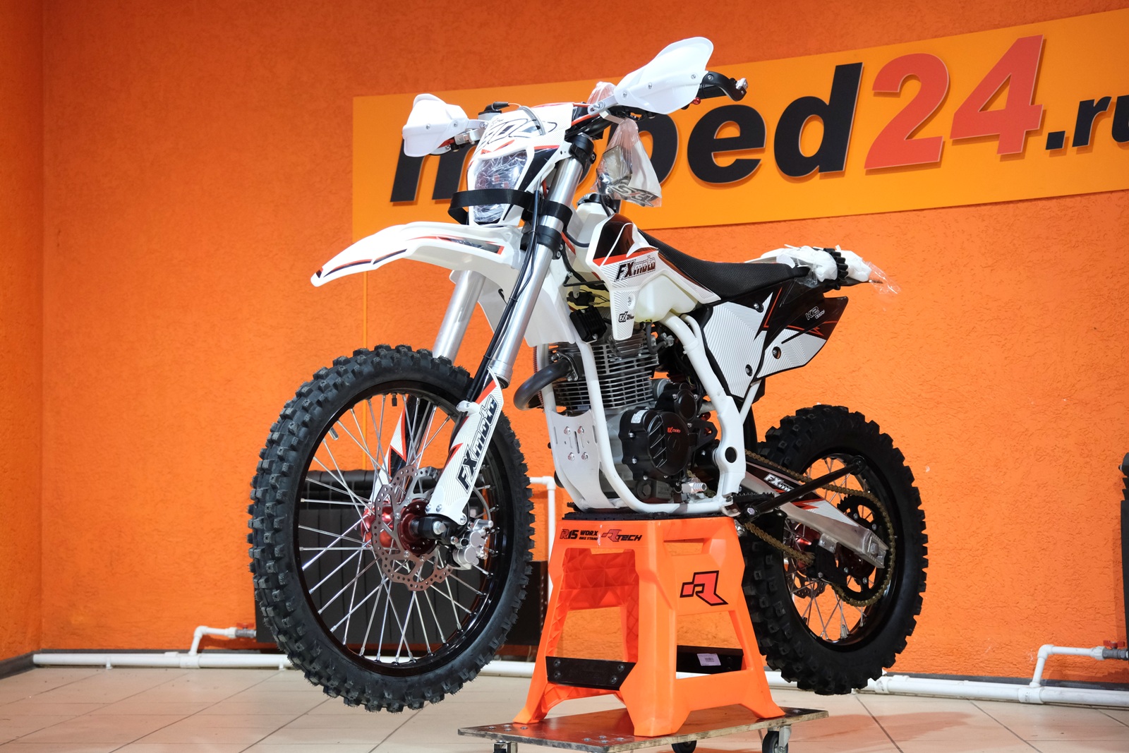 картинка Мотоцикл FXMOTO CB300F | Moped24