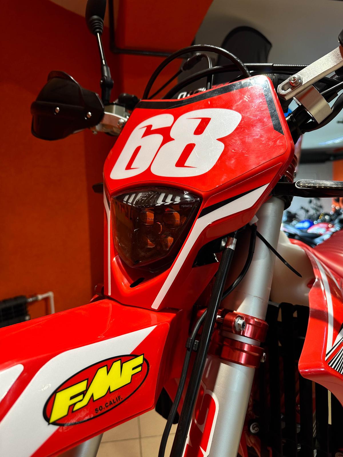 картинка Мотоцикл Regulmoto Holeshot Red Edition | Moped24