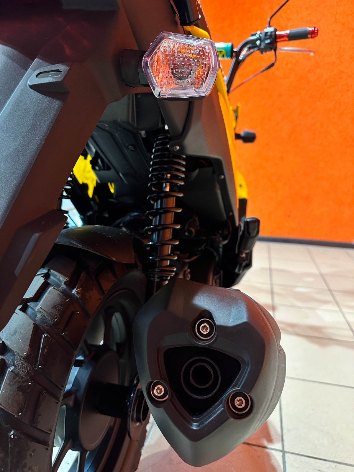 картинка Скутер VMC NAKED | Moped24