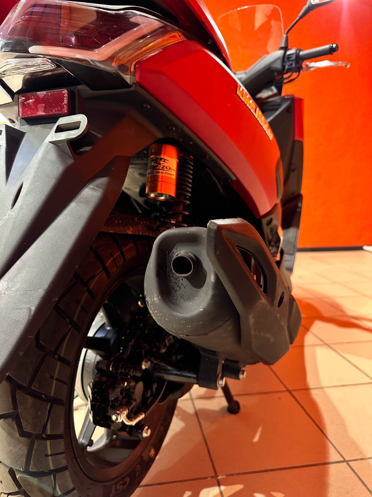 картинка Скутер VMC MAX RS 150 EFI | Moped24